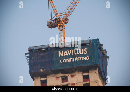 A banner for Navillus Contracting atop Brookfield's Manhattan West development in New York on Sunday, November 26, 2017. Navillus recently filed for bankruptcy protecting citing issues in court-ordered union payments.  (© Richard B. Levine) Stock Photo