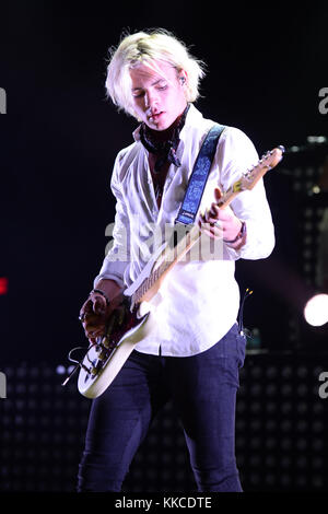 BOCA RATON - JULY 8:  Ross Lynch of R5 performs at the Mizner Park Amphitheatre on July 8, 2015 in Boca Raton, Florida  People:  Ross Lynch Stock Photo