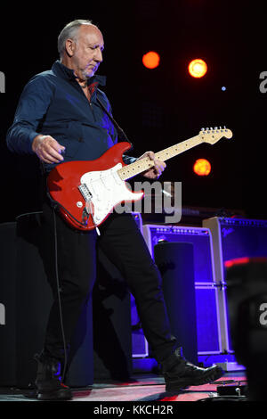 JACKSONVILLE, FL - APRIL 19: Pete Townshend of The Who performs at the Jacksonville Veterans Memorial Arena on April 19 2015 in Jacksonville, Florida  People:  Pete Townshend  Transmission Ref:  MNC5  Must call if interested Michael Storms Storms Media Group Inc. 305-632-3400 - Cell 305-513-5783 - Fax MikeStorm@aol.com Stock Photo