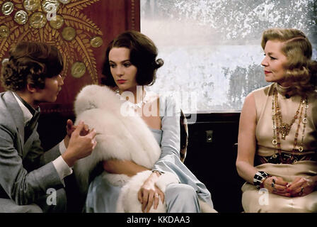 MURDER ON THE ORIENT EXPRESS 1974 EMI Films production with from left: Michael York (Count Andrenyl) Jacqueline Bisset (Countess Andrenyl, Lauren Bacall (Mrs Hubbard) Stock Photo