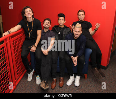 MIAMI, FL - NOVEMBER 06: Daniel Catan, Miguel del Aguila, Aurelio de la  Vega, Enrique Gonzalez-Medina and Carlos Rodríquez of Los 5 pose for a  portrait at Radio Station Y-100 on November