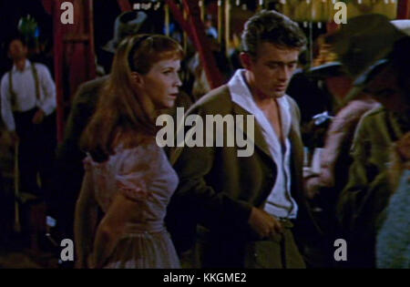 Julie Harris and James Dean in East of Eden trailer Stock Photo