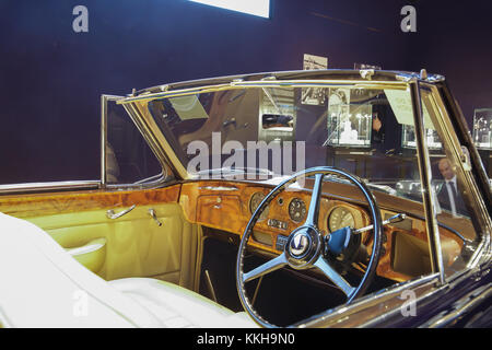 London, UK,1st December 2017, Top Celebrity cars on display at Bonhams in London. Cars include: A 1959 Rolls-Royce Silver Cloud (£600,000-800,000) It originally belonged to Pete Murray OBE, and the car was used as the wedding car for the marriage of Madonna and Guy Ritchie at Skibo Castle in 2000 Credit: Keith Larby/Alamy Live News Stock Photo