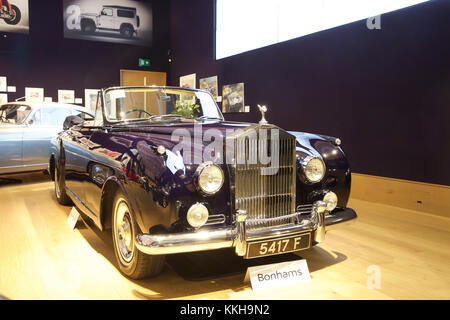 London, UK,1st December 2017, Top Celebrity cars on display at Bonhams in London. Cars include: A 1959 Rolls-Royce Silver Cloud (£600,000-800,000) It originally belonged to Pete Murray OBE, and the car was used as the wedding car for the marriage of Madonna and Guy Ritchie at Skibo Castle in 2000 Credit: Keith Larby/Alamy Live News Stock Photo