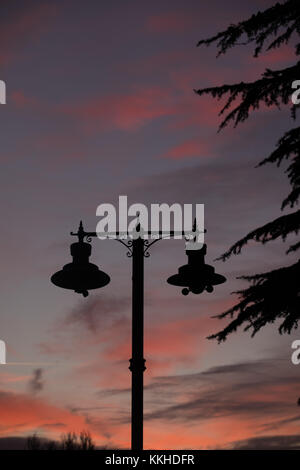 London, UK. 1st December, 2017 Beautiful sunset on a cold, sunny winter day in Clissold PArk Stoke Newington. UK weather. Credit Carol Moir/Alamy Live News. Stock Photo