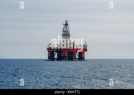 drilling platform , oil rig , offshore drill platform