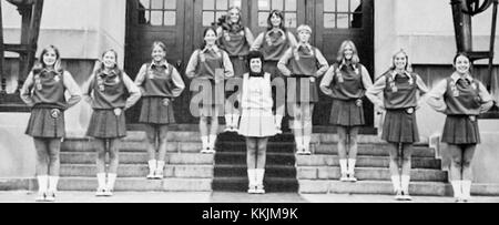 1972 - William Allen High School Cheerleaders Stock Photo