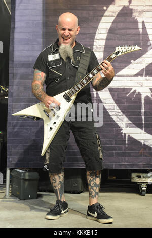 POMPANO BEACH, FL - SEPTEMBER 26:  Scott Ian of Anthrax performs at The Pompano Beach Amphitheater on September 26, 2015 in Pompano Beach Florida  People:  Scott Ian Stock Photo