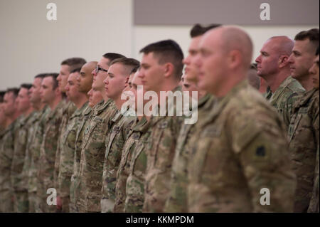 Family members and friends gathered to welcome home the first group of more than 100 Soldiers with 1st Battalion, 279 Infantry Regiment, 45th Infantry Brigade Combat Team, Oklahoma Army National Guard. The Battalion spent six months in Ukraine as part of the Joint Multinational Training Group-Ukraine (JMTG-U). (U.S. Army National Guard photo by Lt. Col. Lindy I. White) Stock Photo