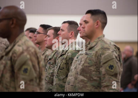 Family members and friends gathered to welcome home the first group of more than 100 Soldiers with 1st Battalion, 279 Infantry Regiment, 45th Infantry Brigade Combat Team, Oklahoma Army National Guard. The Battalion spent six months in Ukraine as part of the Joint Multinational Training Group-Ukraine (JMTG-U). (U.S. Army National Guard photo by Lt. Col. Lindy I. White) Stock Photo