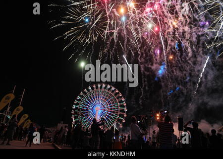 San Fernando, Pampanga, Philippines. 01st Dec, 2017. SM City Pampanga unveils the 'biggest lantern of hope' on December 1, 2017. The 213 feet ferris wheel was decorated with 12,232 dancing led lights that brightens up the Christmas feel of Northern Luzon. Pampanga is the Christmas Capital of the Philippines. Credit: Sherbien Dacalanio/Pacific Press/Alamy Live News Stock Photo