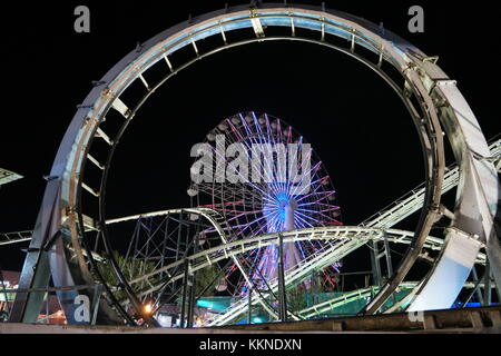 San Fernando, Pampanga, Philippines. 01st Dec, 2017. SM City Pampanga unveils the 'biggest lantern of hope' on December 1, 2017. The 213 feet ferris wheel was decorated with 12,232 dancing led lights that brightens up the Christmas feel of Northern Luzon. Pampanga is the Christmas Capital of the Philippines. Credit: Sherbien Dacalanio/Pacific Press/Alamy Live News Stock Photo