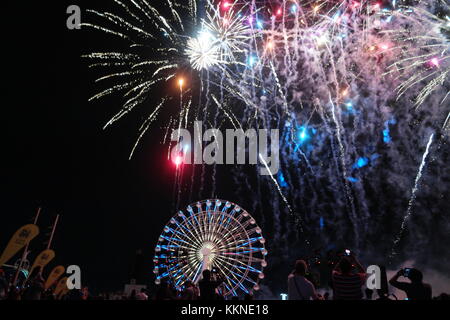 San Fernando, Pampanga, Philippines. 01st Dec, 2017. SM City Pampanga unveils the 'biggest lantern of hope' on December 1, 2017. The 213 feet ferris wheel was decorated with 12,232 dancing led lights that brightens up the Christmas feel of Northern Luzon. Pampanga is the Christmas Capital of the Philippines. Credit: Sherbien Dacalanio/Pacific Press/Alamy Live News Stock Photo