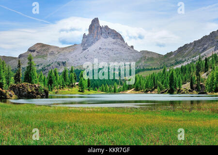Lago de Federa, Croda da Lago, Cortina d'Ampezzo valley, Dolomites, Alps, Province of Belluno, Veneto Region, Italy Stock Photo