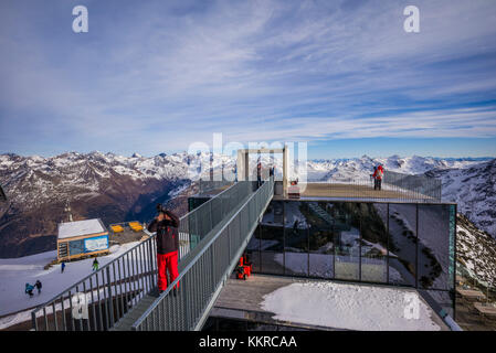 Austria, Tyrol, Otztal, Solden, Gaislachkogl ski mountain, Gaislachkogl Summit, elevation 3058 meters, Ice Q gourmet restaurant Stock Photo