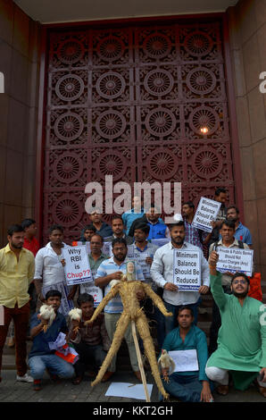 Kolkata, India. 01st Dec, 2017. Chatra Parishad, student wing of the India National Congress supporters during a protest gathering against Union Government and various issues in front of Reserve Bank of India regional office in Kolkata, India on December 01, 2017. Credit: Sanjay Purkait/Pacific Press/Alamy Live News Stock Photo