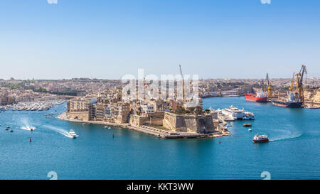 Senglea fortified city and Fort Saint Michael across Grand Harbour from Valletta, Malta Stock Photo