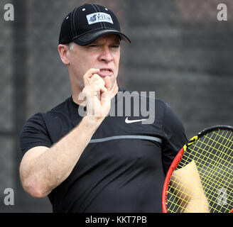 BOCA RATON, FL - NOVEMBER 03:  Tate Donovan playing Tennis at The Boca Raton Resort Tennis Center for the 27th Annual Chris Evert/Raymond James Pro-Celebrity Tennis Classic, on November 3, 2017 in Boca Raton, Florida.  People:  Tate Donovan Stock Photo