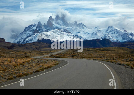 Mount Fitz Roy, Parque Nacional Los Glaciares (World Heritage Area), and road to El Chalten, Patagonia, Argentina, South America Stock Photo