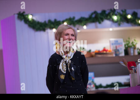 Birmingham, UK. 2nd Dec, 2017. Mary Berry in the Big Kitchen doing a cooking demo at the BBC Good Food show at the NEC In Birmingham. Credit: steven roe/Alamy Live News Stock Photo