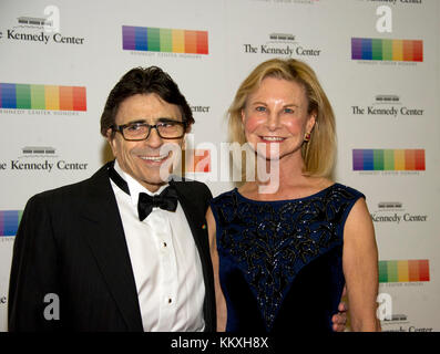 Washington DC, USA. 2nd December, 2017. Edward Villella and his wife, Linda, arrive for the formal Artist's Dinner honoring the recipients of the 40th Annual Kennedy Center Honors hosted by United States Secretary of State Rex Tillerson at the US Department of State in Washington, DC on Saturday, December 2, 2017. The 2017 honorees are: American dancer and choreographer Carmen de Lavallade; Cuban American singer-songwriter and actress Gloria Estefan; ; American television writer and producer Norman Lear; and American musician and record p Credit: MediaPunch Inc/Alamy Live News Stock Photo