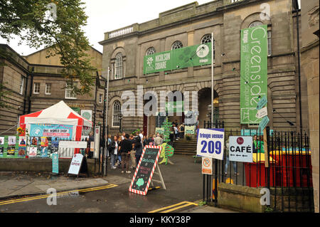 Beehive Inn Grassmarket Edinburgh Festival Stock Photo