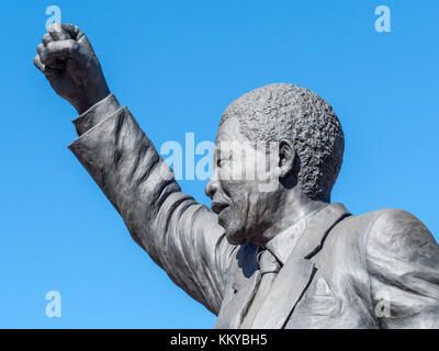Statue of Nelson Mandela outside Drakenstein Correctional Centre (formerly Victor Verster Prison) from where he was released in 1990 Stock Photo