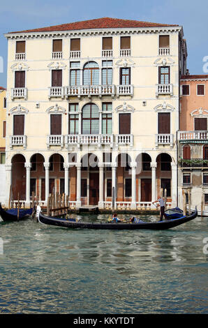 Palazzo da Mosto, Reggio Emilia photo 2