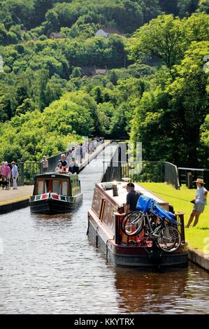 Pontcysyllte Aqueduct finished 1805 carries canal boats on Llangollen Canal over the River Dee valley near Wrexham, Wales, UK Stock Photo