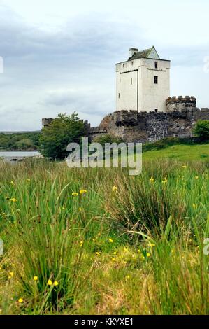 Doe Castle on the Sheep Haven shore near Creeslough, Donegal, Ireland. Once chief stronghold of the Scots MacSwiney clan. Stock Photo