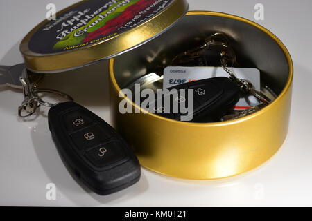 Faraday box hi-res stock photography and images - Alamy