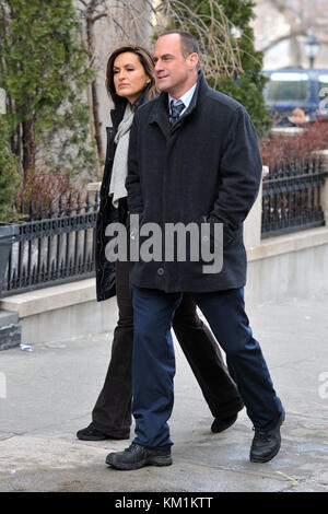 NEW YORK - FEBRUARY 14: Mariska Hargitay Christopher Meloni on the 'Law & Order: Special Victims Unit' movie set on the upper west side. on February 14, 2011 in New York City.   People:  Mariska Hargitay Christopher Meloni Stock Photo