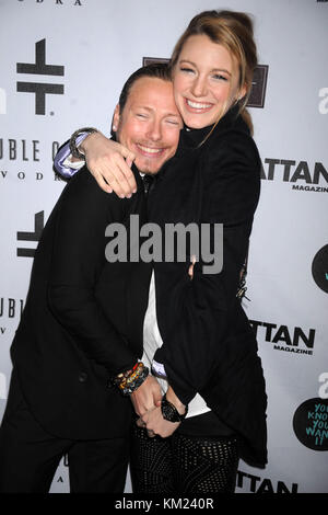 NEW YORK - JANUARY 12: 'Gossip Girls' actors  Blake Lively, Eric Daman attend the 'You Know You Want It' publication celebration at Henri Bendel on January 12, 2010 in New York City.   People:  Blake Lively, Eric Daman Stock Photo