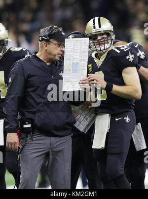 New Orleans, LOUISIANA, USA. 3rd Dec, 2017. (left to right) New Orleans Saints head coach Sean Payton and New Orleans Saints quarterback Drew Brees talk during their game against the Carolina Panthers at the Mercedes-Benz Superdome in New Orleans, Louisiana USA on December 3, 2017. The Saints beat the Panthers 31-21 Credit: Dan Anderson/ZUMA Wire/Alamy Live News Stock Photo