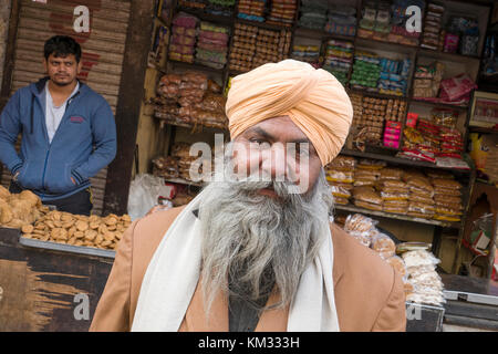 Portrait of bearded Punjabi Sikh man wearing turban in Amritsar, India Stock Photo