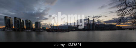 St George's Wharf and the River Thames Stock Photo