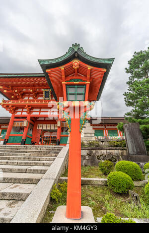 Fushimi Inari Taisha entrance, Romon (tower gate) and torii gate (Ni-no ...