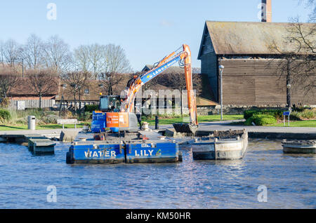 Dredging of Stratford-upon-Avon Marina Stock Photo