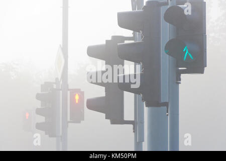 křižovatka se semafory v mlze, Barrandov, Praha, Česká republika / crossroad in heavy fog, Prague, Czech republic Stock Photo