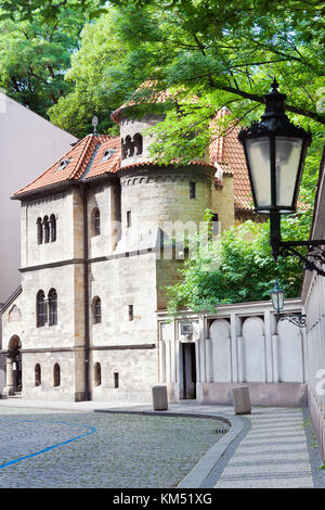 Klausova synagoga a židovský hřbitov, Zidovska Praha, Stare Mesto (UNESCO), Praha, Ceska republika / Klaus synagogue and cemetery, Jewish quarter, Old Stock Photo