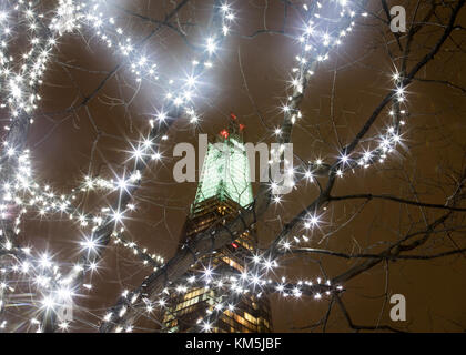 London, UK. 4th Dec, 2017. The Shard Christmas Light Show is launched. The installation, described as Europe's highest light show is projected from the top of the 95-storey London Bridge skyscraper. Copyright CarolMoir/AlamyLiveNews. Credit: carol moir/Alamy Live News Stock Photo