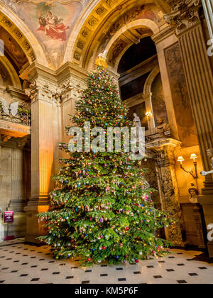 Castle Howard, UK. 5th December, 2017. 'Angels On High' the Christmas display inspired by Castle Howards art collections, architecture and interiors, is the vision of creative producer Charlotte Lloyd Webber and theatrical designer Bretta Gerecke. The Great Hall features a traditional Christmas tree with over 3000 decorations. The exhibition runs until 23rd December. Photo Bailey-Cooper Photography/Alamy Live News Stock Photo