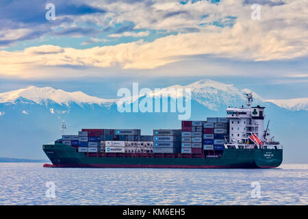 Thessaloniki, Greece - December 4, 2017: The container ship CONTSHIP ...