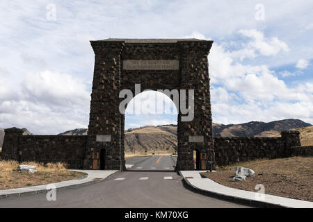 Roosevelt Arch at the North Entrance, Yellowstone National Park Stock Photo