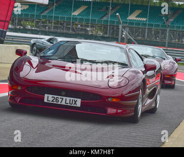 Jaguar XJ220, XJ220, Silverstone Classic, July 2017, Silverstone, Chris McEvoy, circuit racing, cjm-photography, Classic Racing Cars, competition,  hi Stock Photo