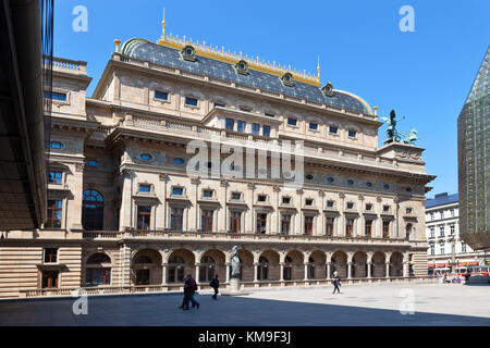 Narodni divadlo (1883) a Nová scéna (1983), Stare Mesto (UNESCO), Praha, Ceska Republika / National theater and New scene, Old Town (UNESCO), Prague,  Stock Photo