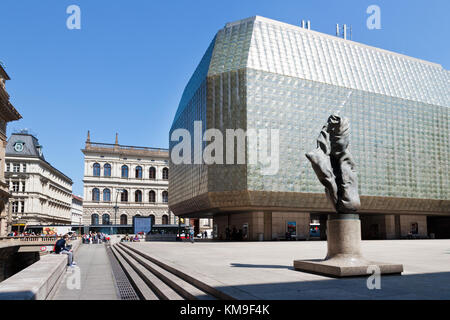 Narodni divadlo (1883) a Nová scéna (1983), Stare Mesto (UNESCO), Praha, Ceska Republika / National theater and New scene, Old Town (UNESCO), Prague,  Stock Photo