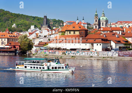 museum Franze Kafky, Mala Strana. chram sv. Mikulase, reka Vltava, Praha, Ceska republika / Vltava river, Kafka museum, St. Nicholaus church, Lesser t Stock Photo