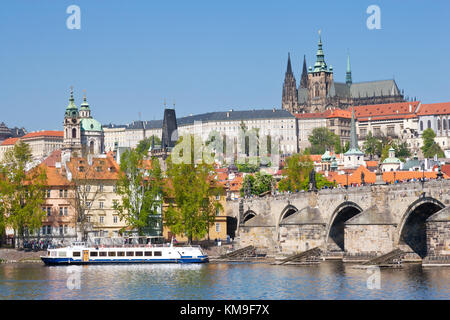 Karluv most, Prazsky hrad, chram sv. Vita a Mala Strana, Praha (UNESCO), Ceska republika / St. Vitus cathedral, Charles Bridge (UNESCO), Lesser Town,  Stock Photo