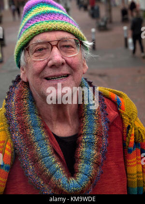 A happy, elderly hippy man in Lewes, East Sussex Stock Photo